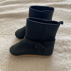 Old Navy Baby Booties. 12-18 months. Synthetic Faux Leather